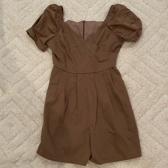 Dazy brown short romper size medium - Picture 1 of 5